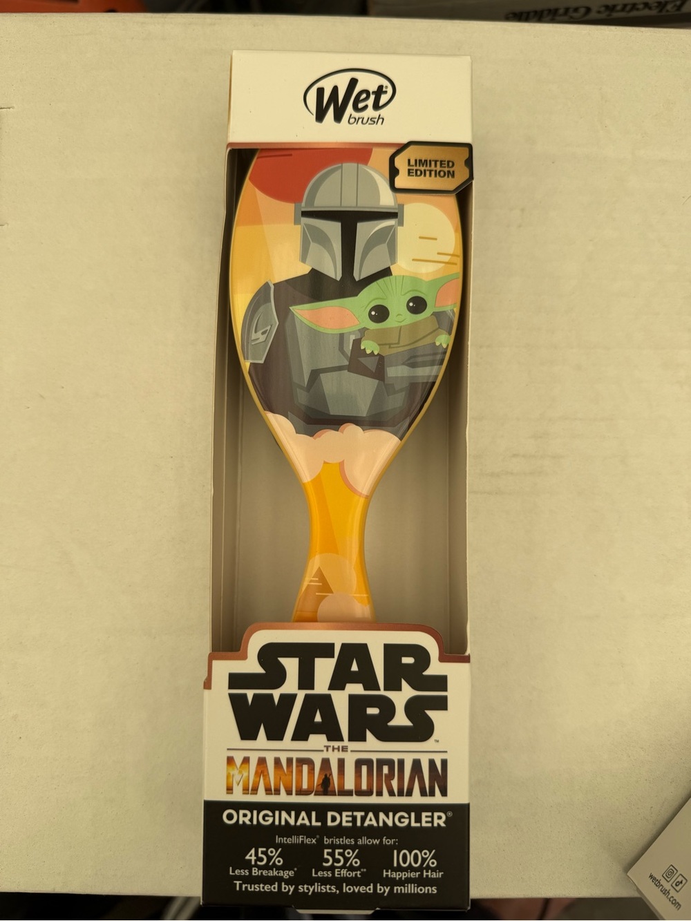 Wet Brush Star Wars The Mandalorian Limited Edition Detangler - Yellow/Green
